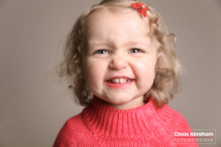 Lebendige Kinderfotos vom Berufsfotografen 
