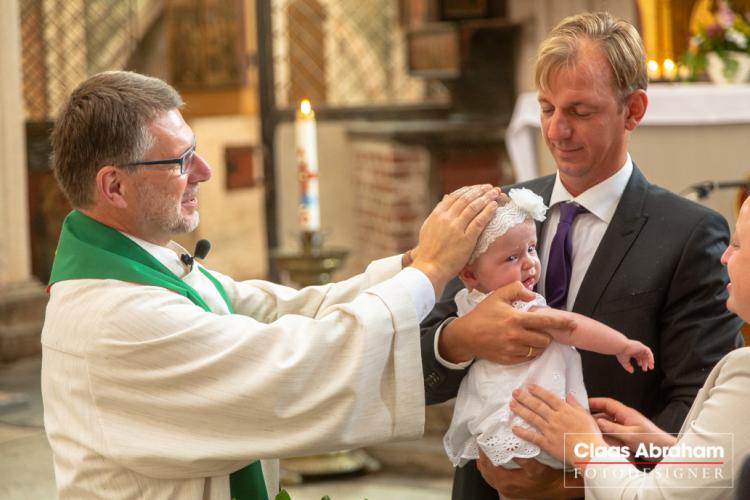 Taufe in der Kirche 
